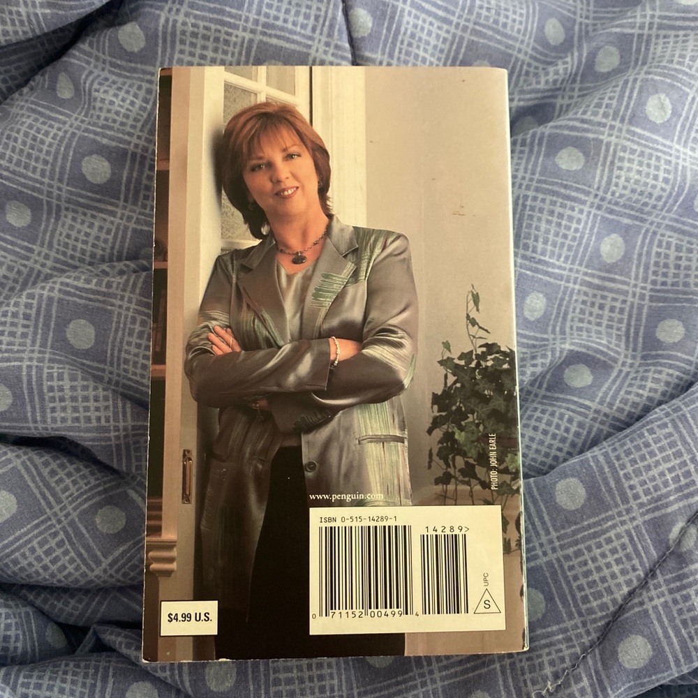 “Finding the Dream” by Nora Roberts - Picture 2 of 2
